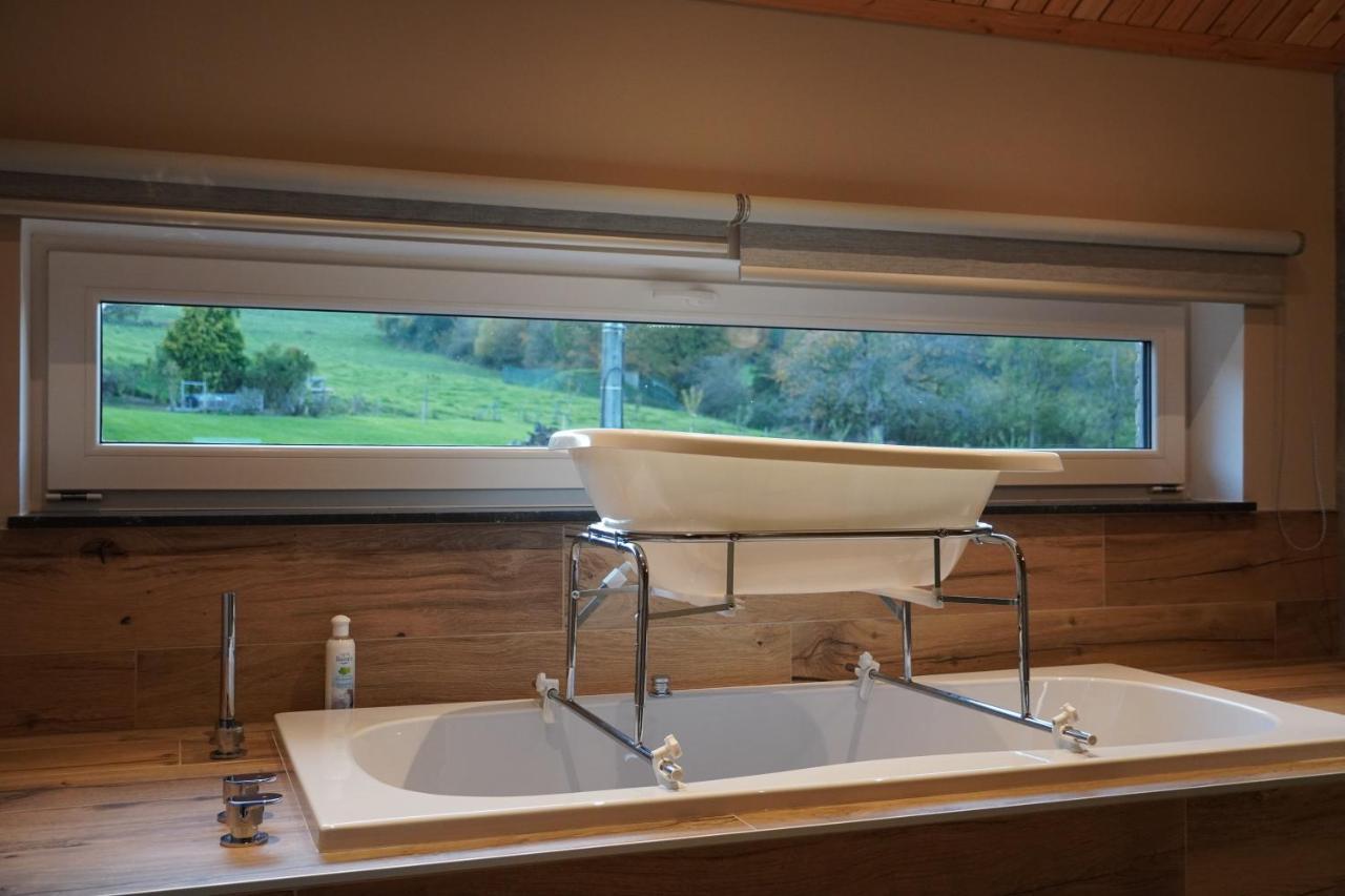 "Petite Perle En Haute Ardenne" Avec Vue Sur La Vallee, Cabine Infra-Rouge Et Bain Balneo Lierneux Exterior foto